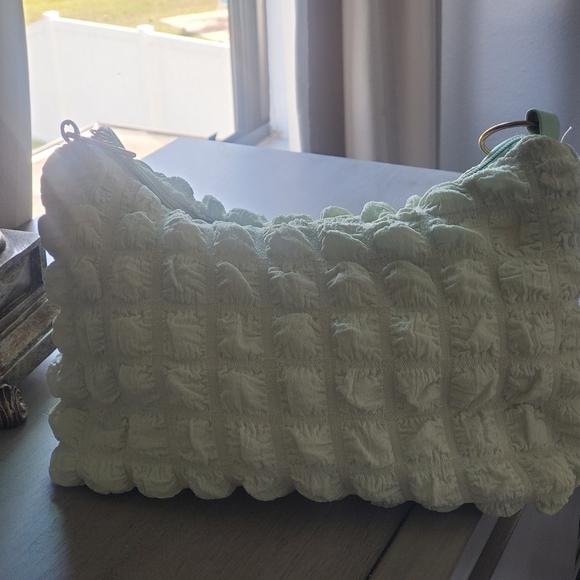 Handmade Textured Knit Shoulder Bag - Mint Green For Woman - Picture 4 of 5